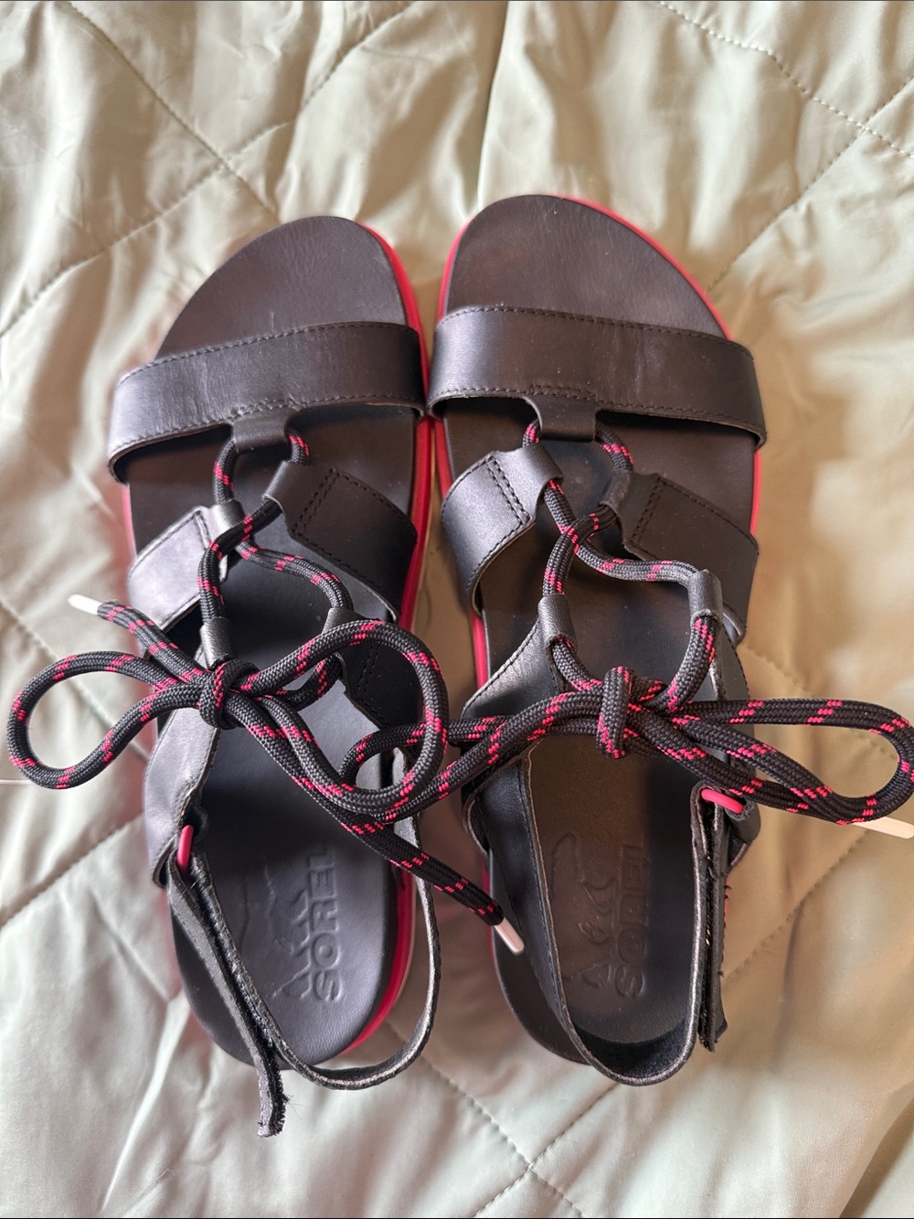 Sorel Women's 9 stretch tie sandals, black with pink accents